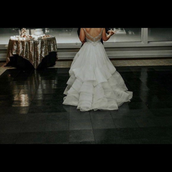 Martina Liana Wedding Dress - Picture 4 of 4